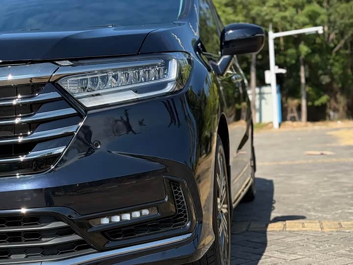 Фото 4 - Honda Odyssey