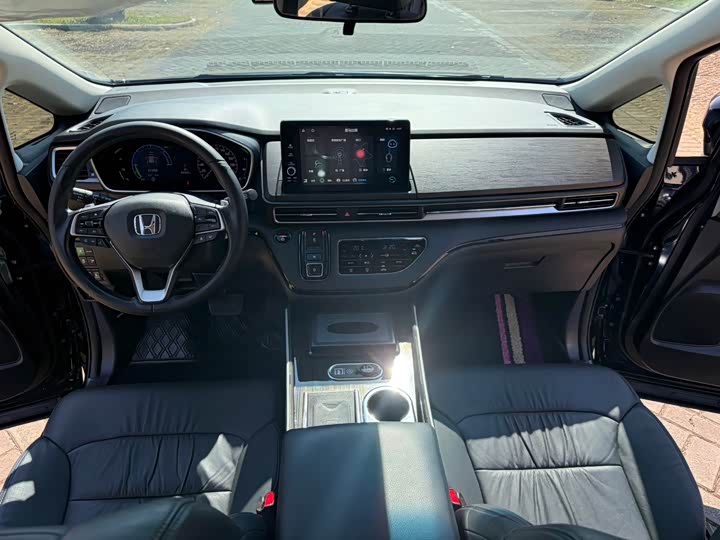 Фото 8 - Honda Odyssey