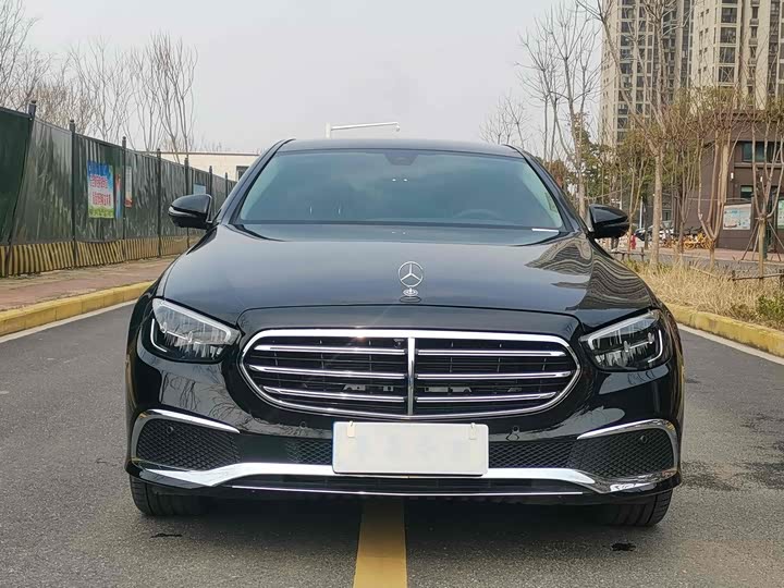 Фото 2 - Mercedes-Benz E-Class