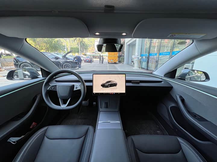 Фото 5 - Tesla Model 3