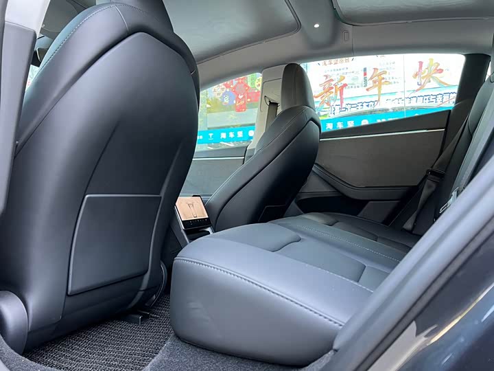 Фото 6 - Tesla Model 3