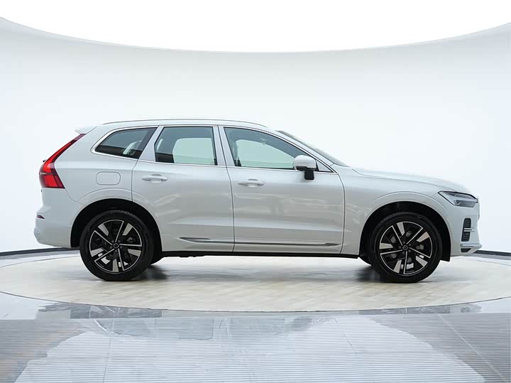 Фото 6 - Volvo XC60