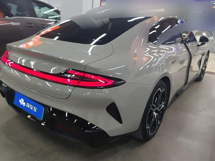 Фото 3 - Xiaomi SU7