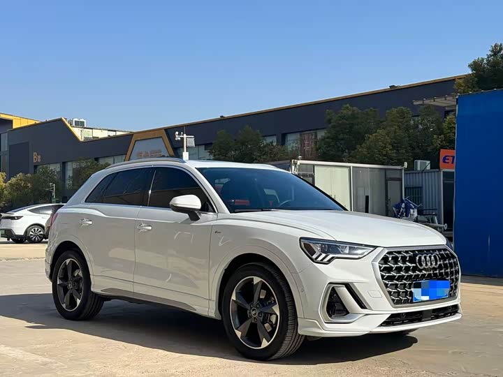 Фото 3 - Audi Q3