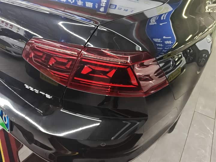 Фото 8 - Volkswagen Magotan