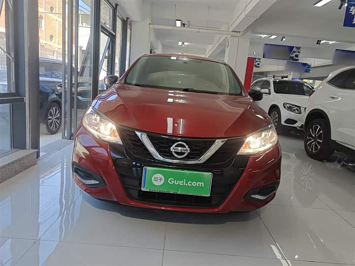 Фото 3 - Nissan Tiida