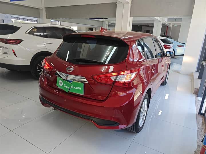 Фото 7 - Nissan Tiida