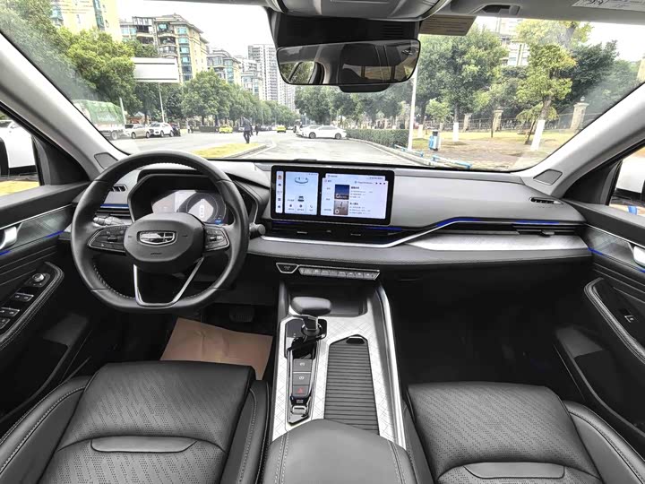 Фото 7 - Geely Preface