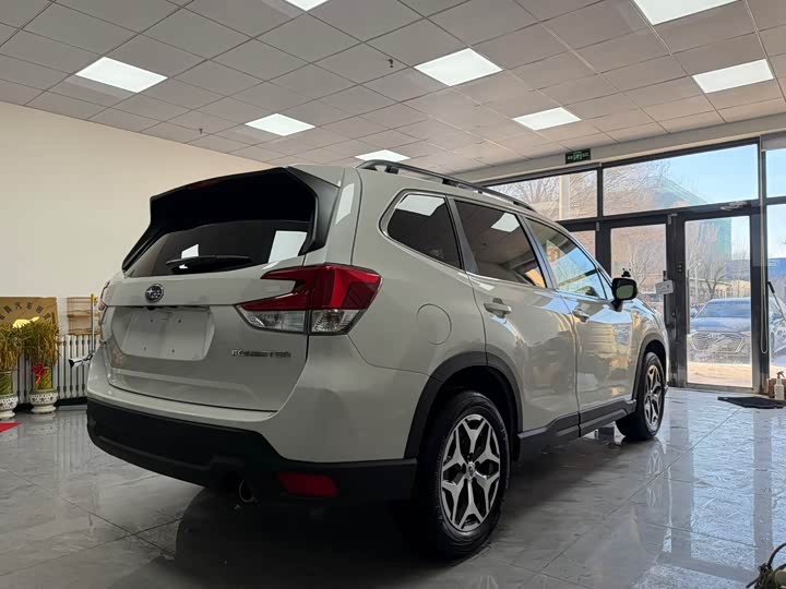 Фото 8 - Subaru Forester