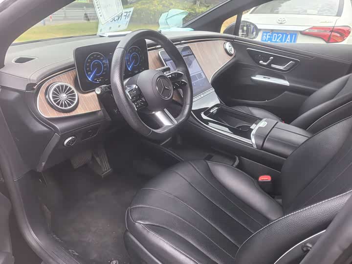 Фото 5 - Mercedes-Benz EQE