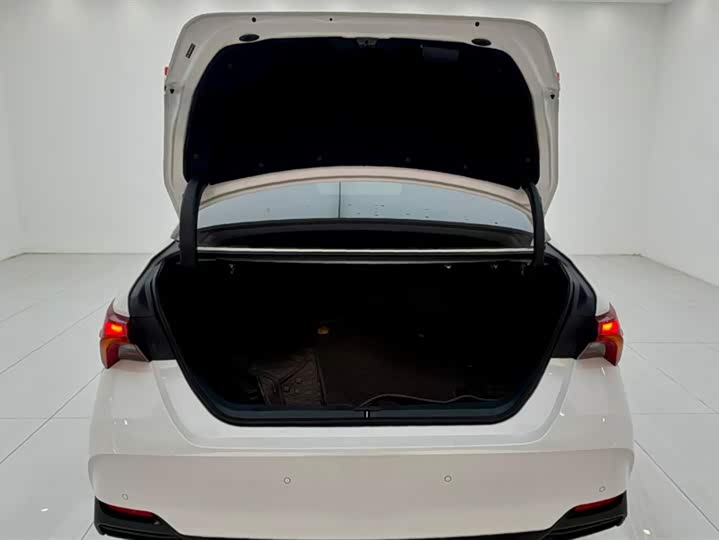 Фото 4 - Toyota Avalon