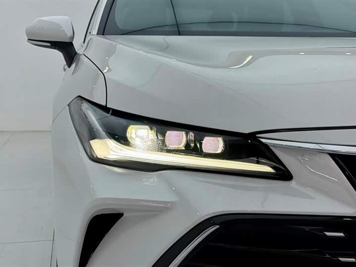 Фото 5 - Toyota Avalon