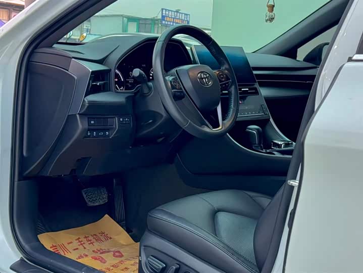 Фото 9 - Toyota Avalon