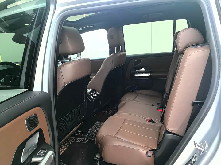 Фото 8 - Mercedes-Benz GLB-Class