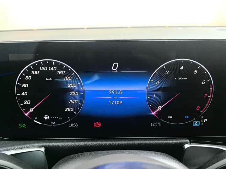 Фото 9 - Mercedes-Benz GLB-Class