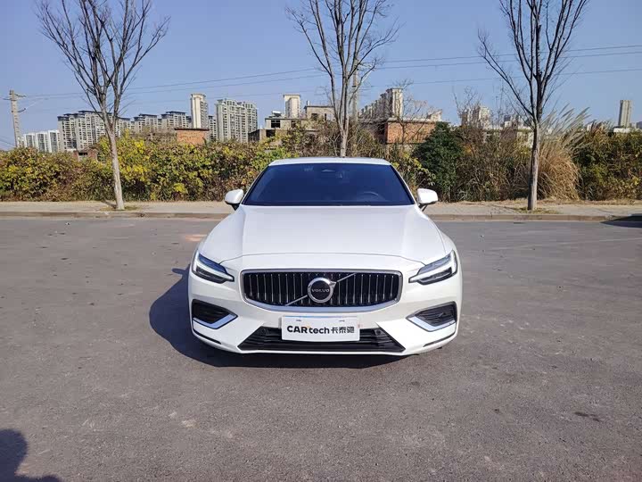 Фото 2 - Volvo S60