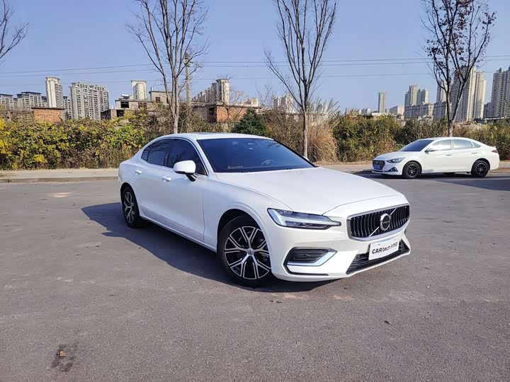 Фото 3 - Volvo S60