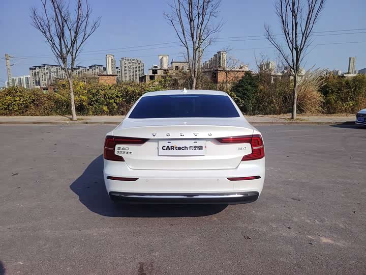 Фото 5 - Volvo S60