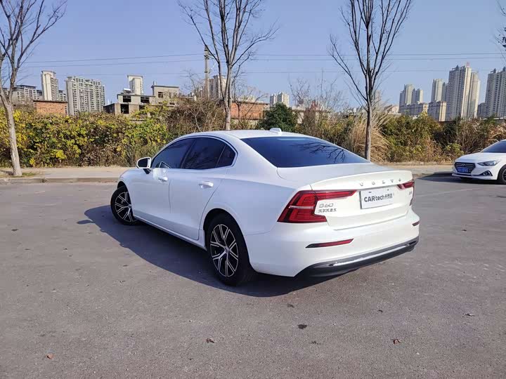Фото 6 - Volvo S60