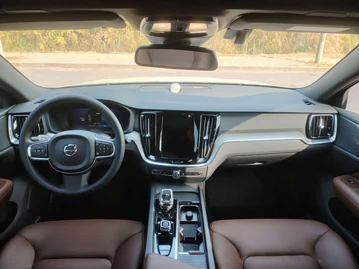 Фото 8 - Volvo S60