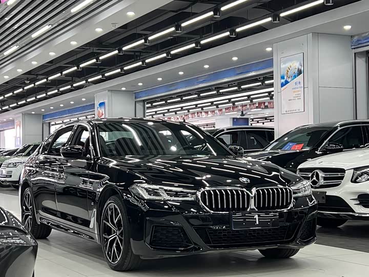 Фото 3 - BMW 5 Series