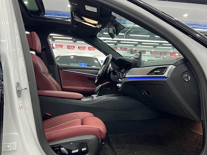 Фото 9 - BMW 5 Series