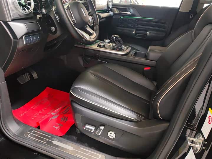 Фото 9 - Tank 300