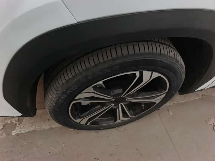 Фото 5 - Geely Galaxy L7