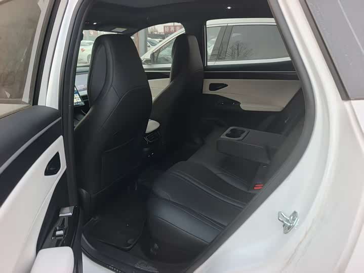 Фото 6 - Geely Galaxy L7