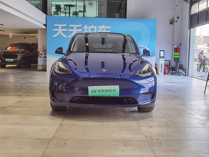 Фото 2 - Tesla Model Y