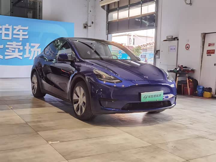 Фото 3 - Tesla Model Y