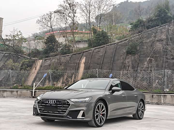 Фото 1 - Audi A7L