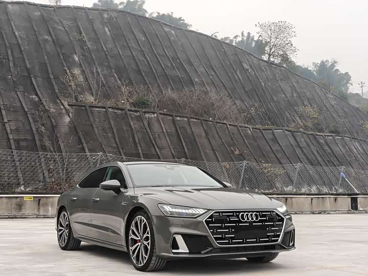 Фото 4 - Audi A7L