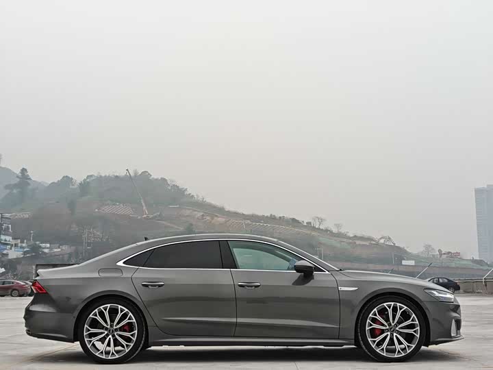 Фото 5 - Audi A7L