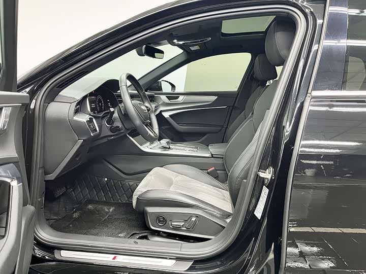 Фото 7 - Audi A6L