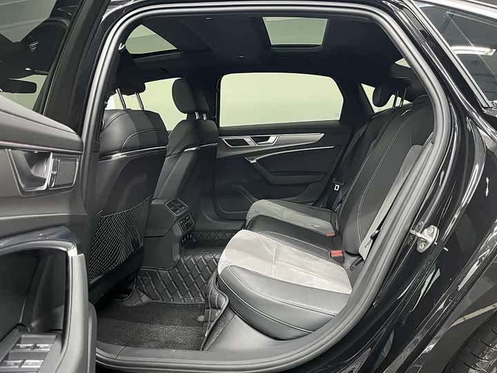 Фото 8 - Audi A6L