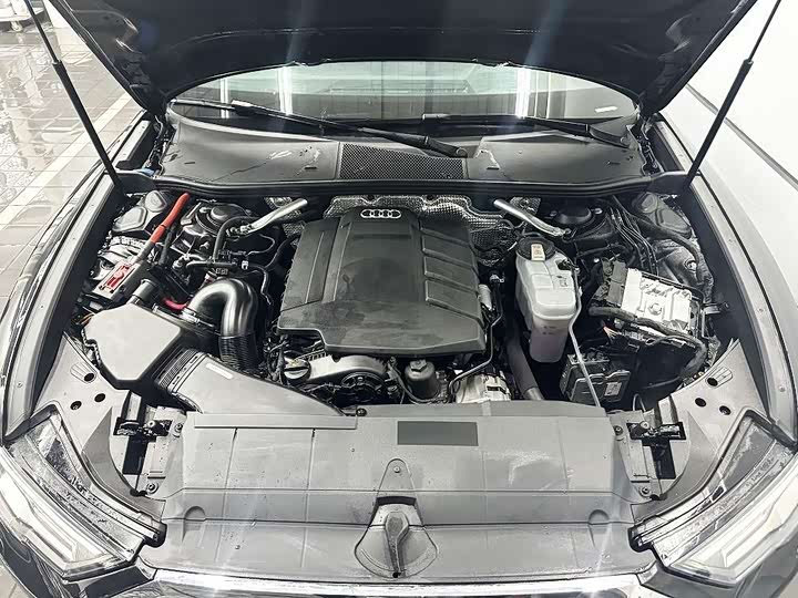 Фото 9 - Audi A6L