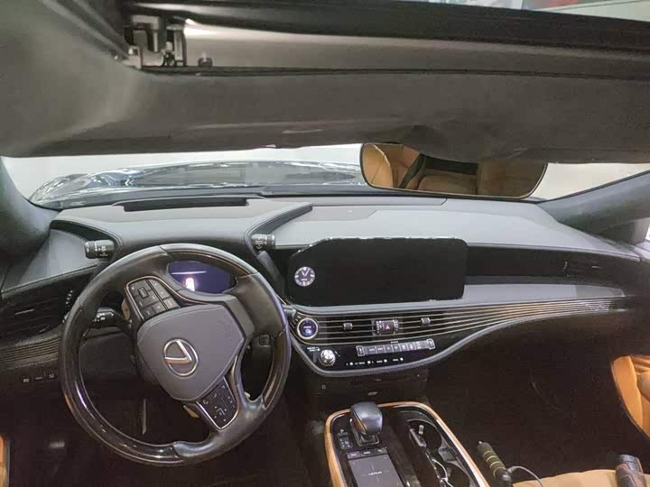 Фото 4 - Lexus LS