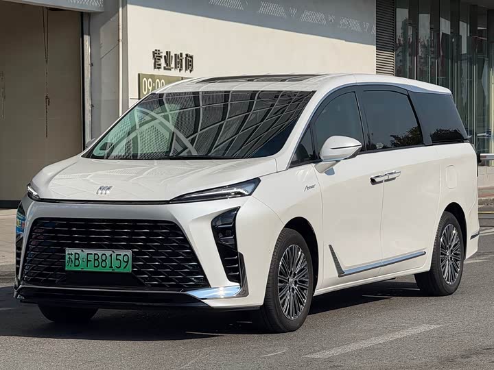 Фото 1 - Buick GL8 Hybrid