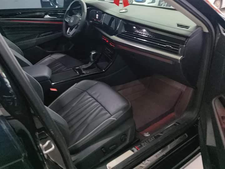 Фото 8 - Volkswagen Passat