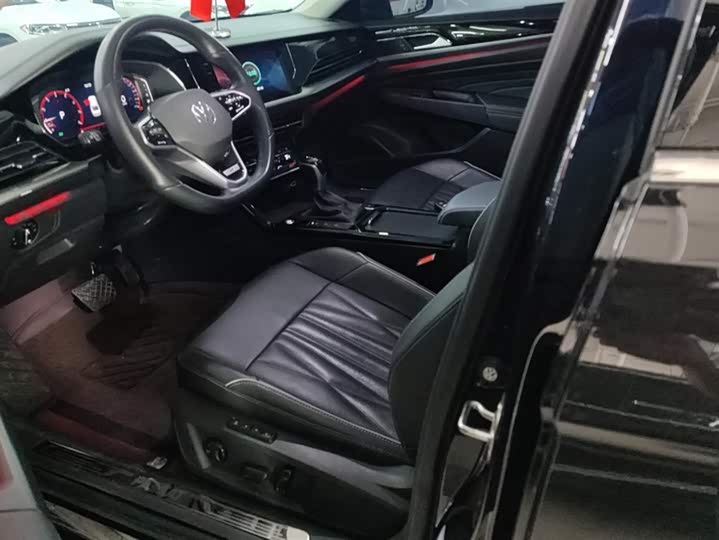 Фото 9 - Volkswagen Passat