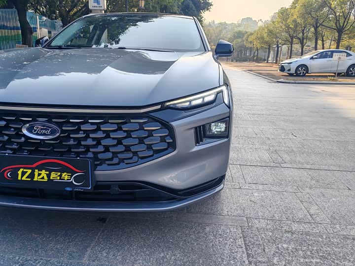 Фото 4 - Ford Mondeo