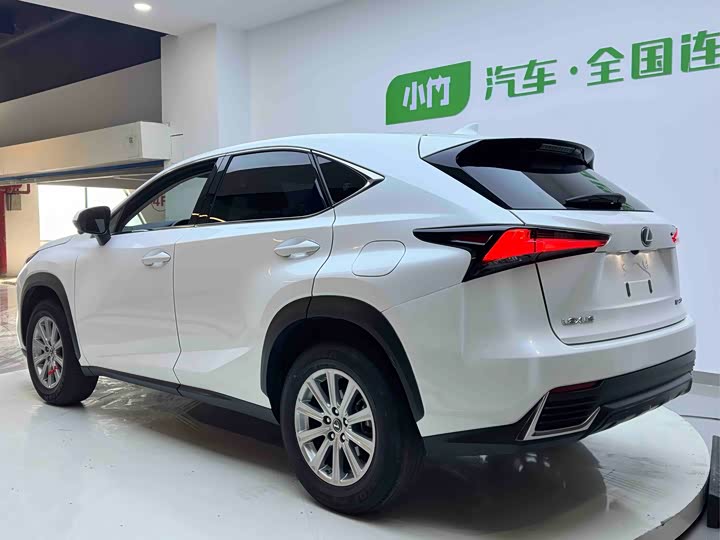 Фото 4 - Lexus NX