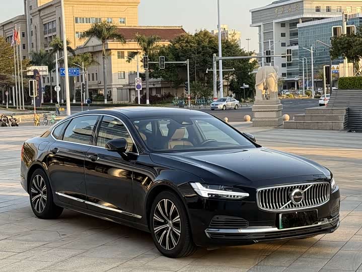 Фото 3 - Volvo S90 Hybrid