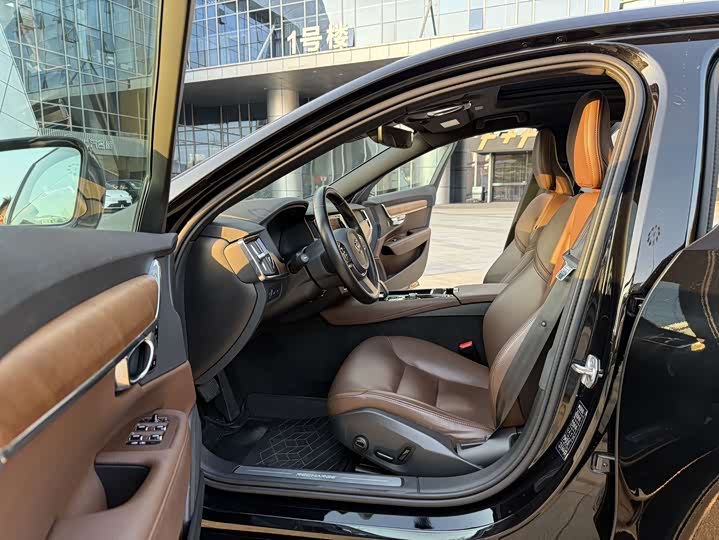 Фото 4 - Volvo S90 Hybrid