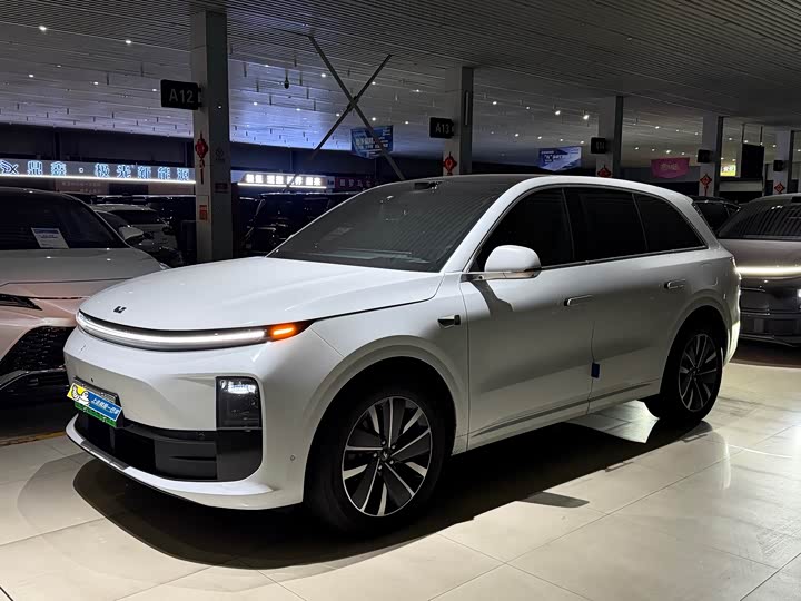 Фото 1 - LiXiang L6