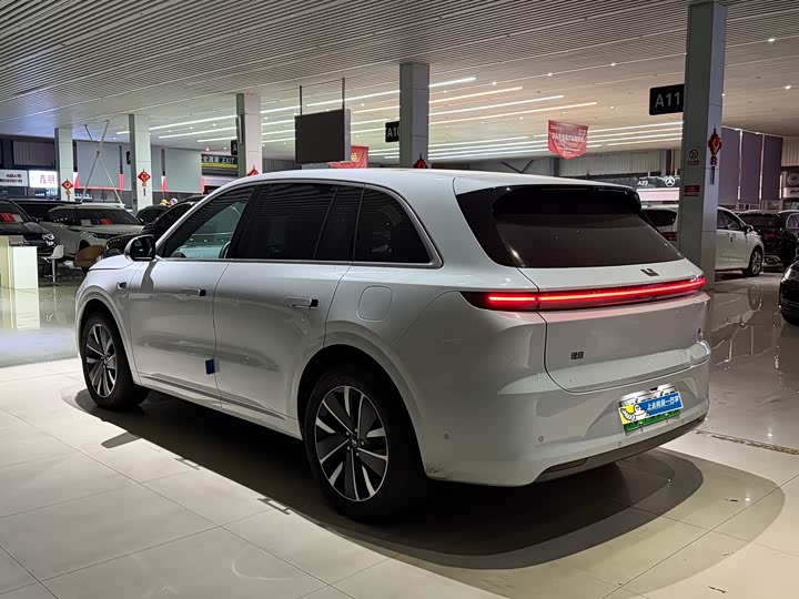 Фото 2 - LiXiang L6