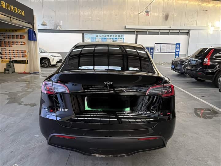 Фото 8 - Tesla Model Y