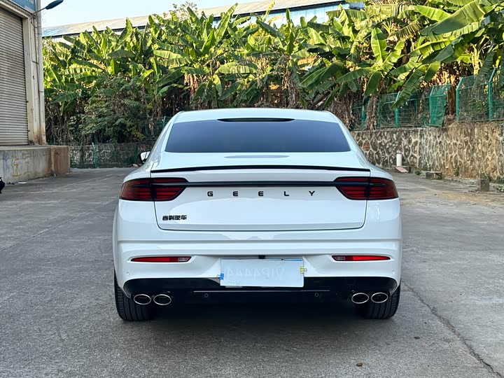 Фото 8 - Geely Preface