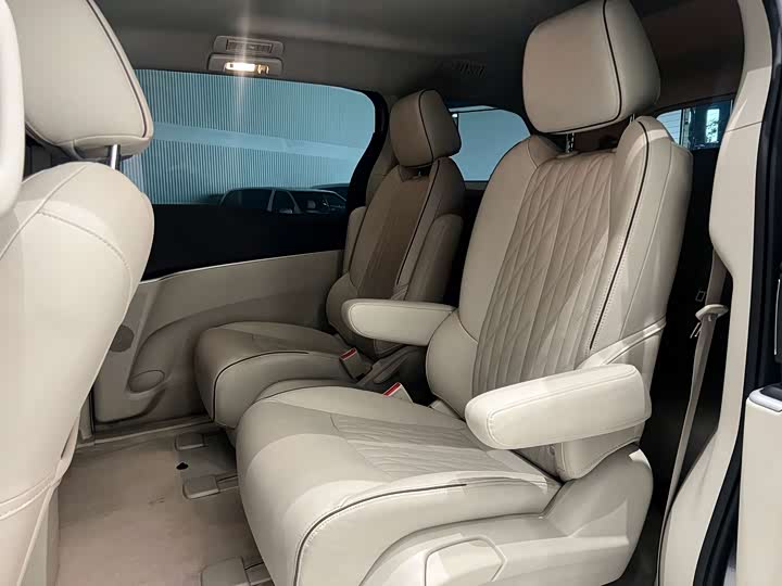 Фото 6 - Buick GL8 ES